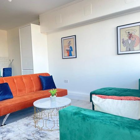 1 Bedroom Apartment - Flitwick - Contractor Friendly - Tourist Ready - Full Kitchen - Wifi - Smart Tv - Sofa Bed - Free Parking - Ideal For Short Or Long Stays Exterior photo